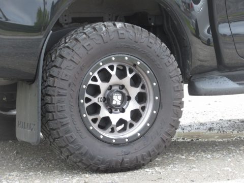 ハイラックス　XJ04×NITTO　リッジグラップラー